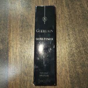 118 - NEW - Limited edition GUERLAIN gloss d'enfer 900 Star Dust - Box Damaged